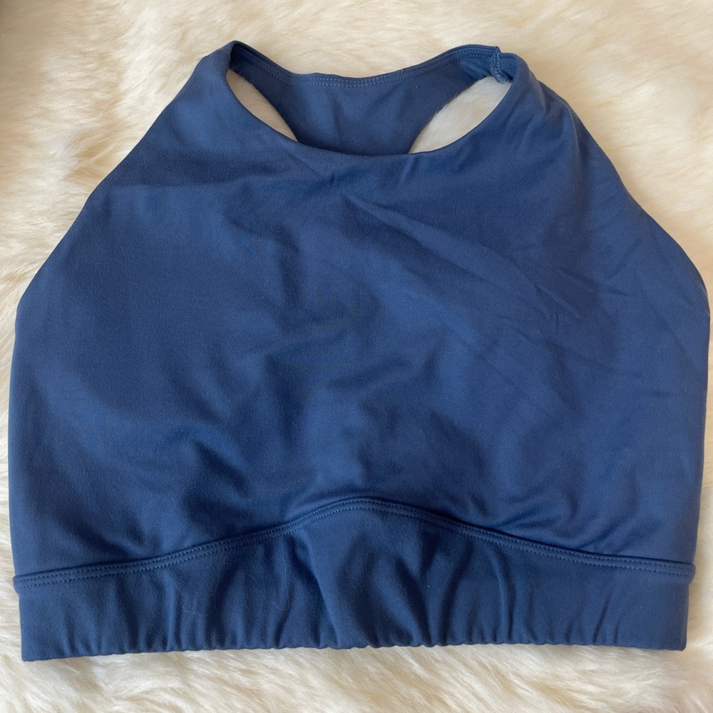 Alphalete alphalux sports bra